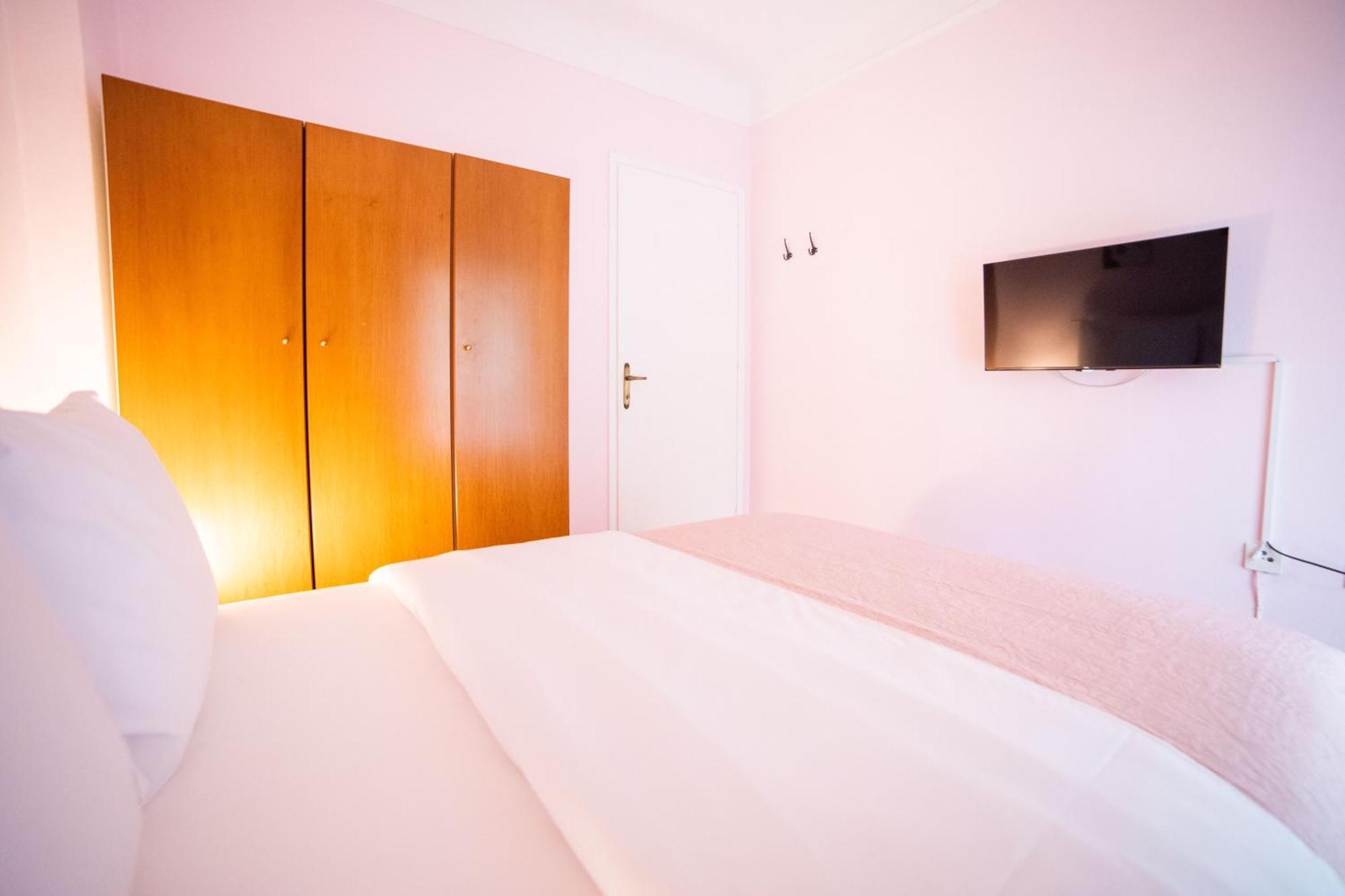 F & B Collection - Flat For 4 Apartmán *